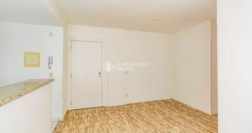 Apartamento com 3 quartos para alugar na Avenida Dom Cláudio José Gonçalves Ponce de Leão, 240, Vila Ipiranga, Porto Alegre