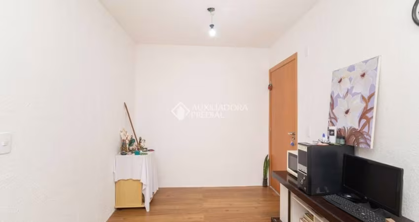 Apartamento com 2 quartos para alugar na Sete Mil e Oito, 300, Restinga, Porto Alegre