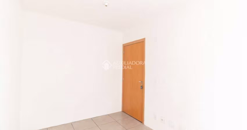 Apartamento com 2 quartos para alugar na SETE MIL E OITO, 300, Restinga, Porto Alegre