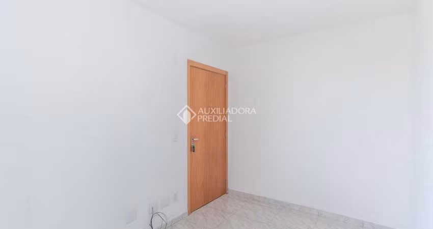 Apartamento com 2 quartos para alugar na Sete Mil e Oito, 350, Restinga, Porto Alegre
