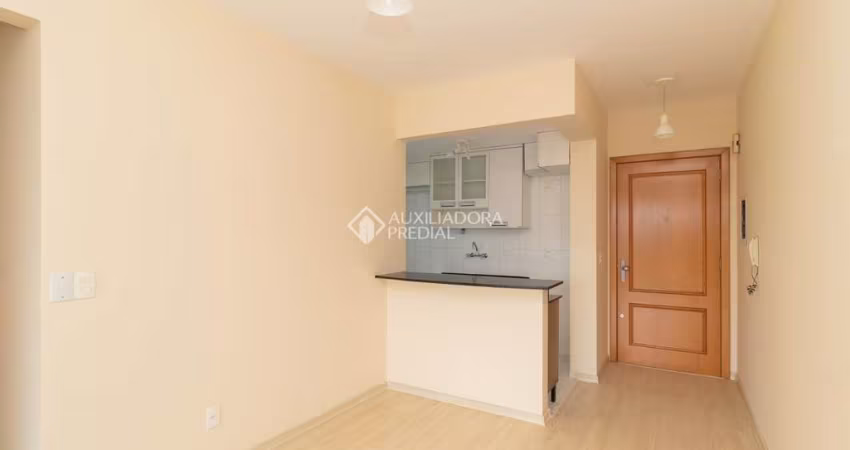 Apartamento com 3 quartos para alugar na Rua Wilson Adnislen Freitas de Paiva, 41, Cavalhada, Porto Alegre