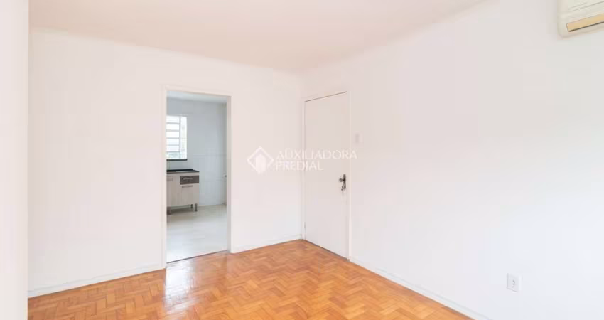 Apartamento com 2 quartos para alugar na Rua Upamaroti, 1301, Cristal, Porto Alegre