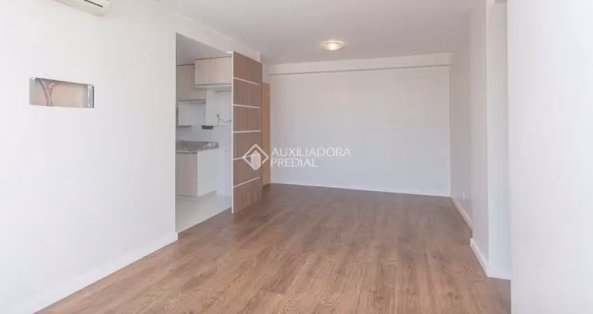 Apartamento com 3 quartos para alugar na Rua Jari, 359, Passo da Areia, Porto Alegre