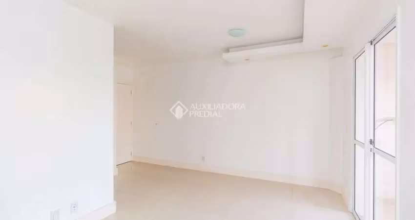 Apartamento com 3 quartos para alugar na Avenida José Aloísio Filho, 411, Humaitá, Porto Alegre