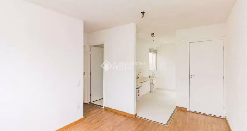 Apartamento com 2 quartos para alugar na Rua Sabino Pereira Nunes, 931, Restinga, Porto Alegre