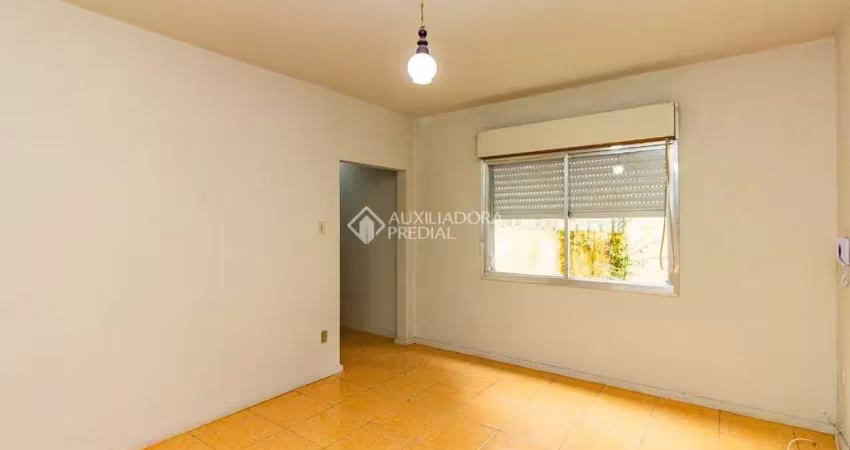 Apartamento com 3 quartos para alugar na Rua Marcelo Gama, 49, São João, Porto Alegre