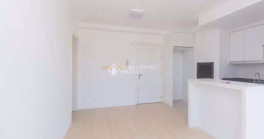 Apartamento com 2 quartos para alugar na Beco Andaraí, 721, Passo da Areia, Porto Alegre