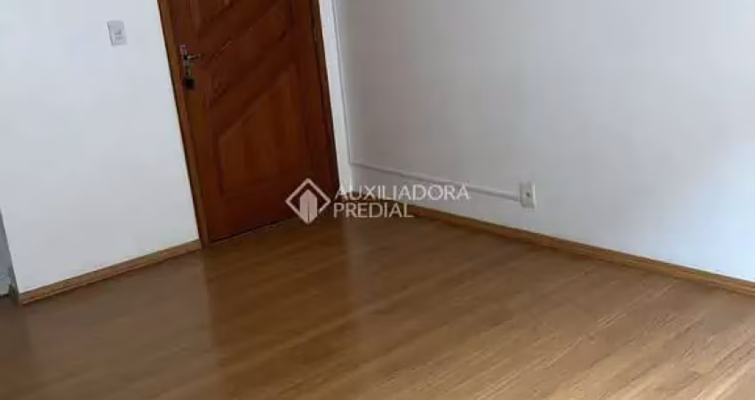 Apartamento com 3 quartos para alugar na Rua Intendente Alfredo Azevedo, 426, Glória, Porto Alegre