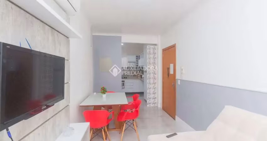 Apartamento com 2 quartos para alugar na Rua Umbú, 118, Passo da Areia, Porto Alegre