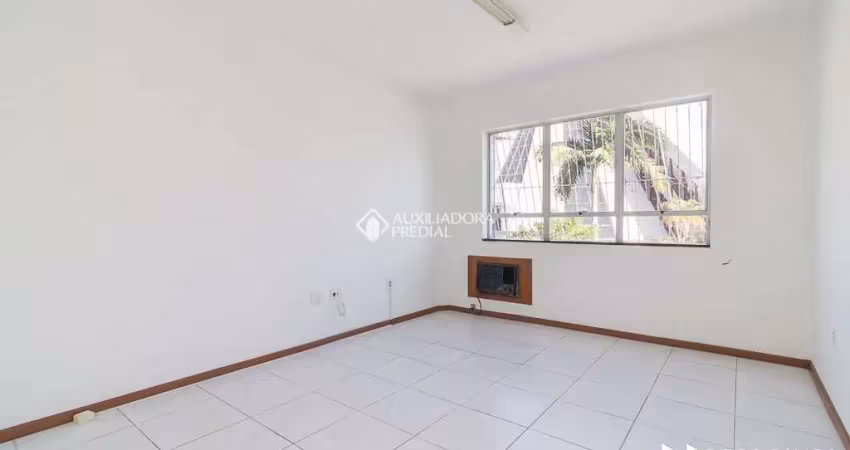 Sala comercial para alugar na Rua Tupi, 205, Passo da Areia, Porto Alegre