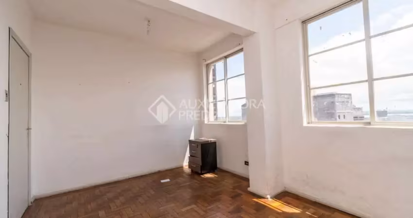 Sala comercial para alugar na Rua Vigário José Inácio, 371, Centro, Porto Alegre