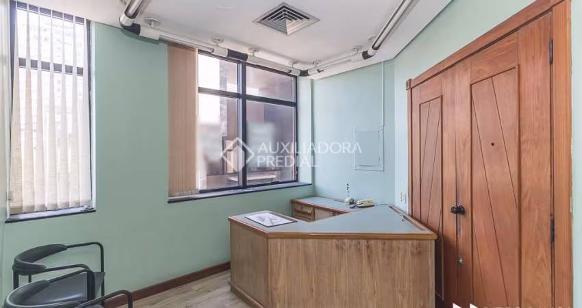Sala comercial para alugar na Rua Ramiro Barcelos, 1056, Independência, Porto Alegre