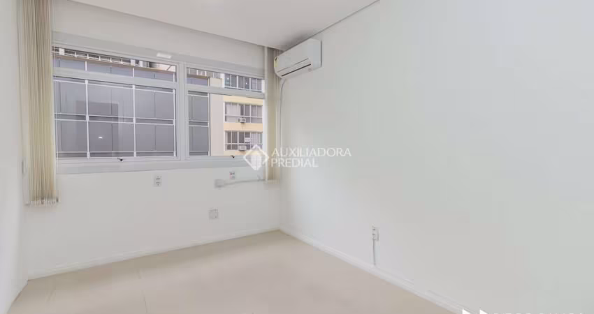 Sala comercial para alugar na Rua Uruguai, 335, Centro Histórico, Porto Alegre