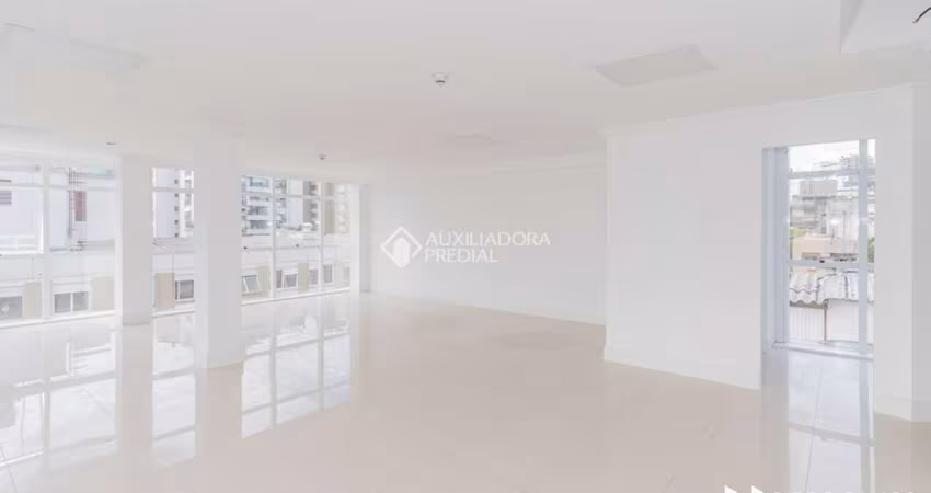 Sala comercial para alugar na Avenida Lavras, 334, Petrópolis, Porto Alegre