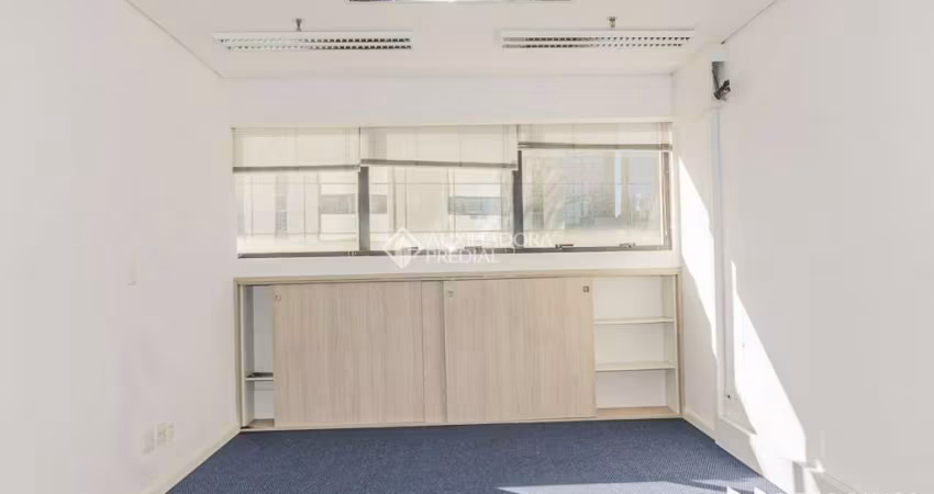 Sala comercial para alugar na Avenida Carlos Gomes, 1200, Auxiliadora, Porto Alegre