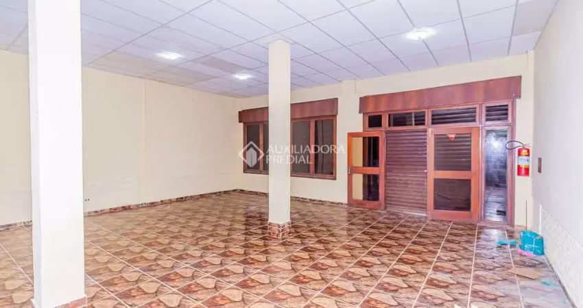 Casa comercial para alugar na Rua Arabutan, 599, Navegantes, Porto Alegre