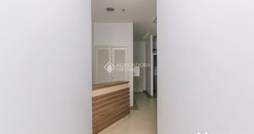 Sala comercial para alugar na Rua Dom Pedro II, 367, São João, Porto Alegre