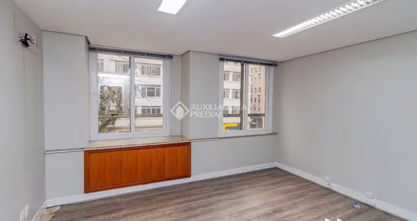 Sala comercial para alugar na Rua Siqueira Campos, 1193, Centro Histórico, Porto Alegre