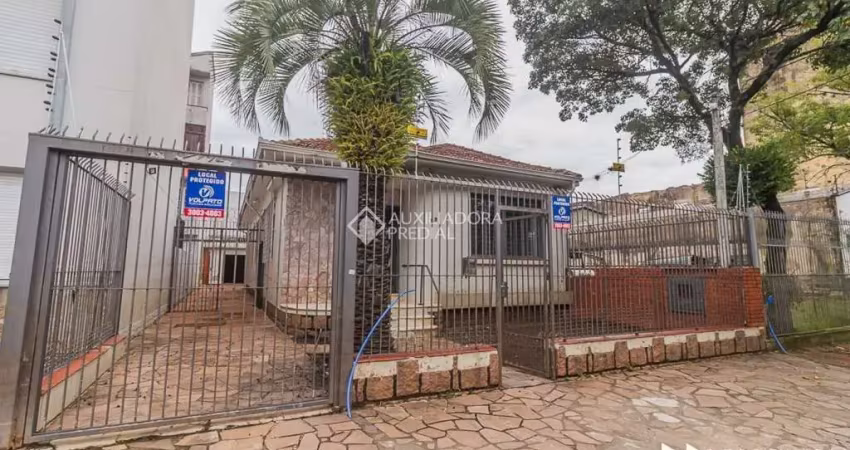 Casa comercial para alugar na Rua Arabutan, 521, Navegantes, Porto Alegre