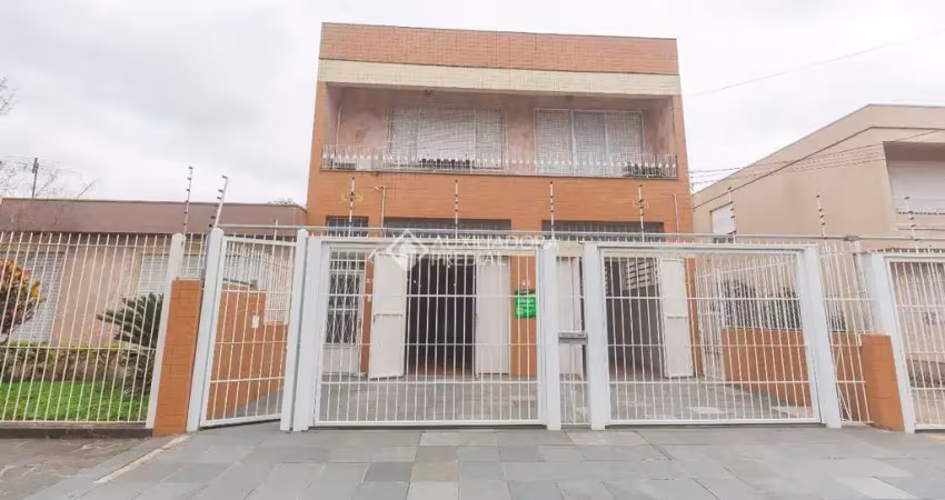Barracão / Galpão / Depósito para alugar na Travessa Afonso Mabilde, 68, Santa Maria Goretti, Porto Alegre