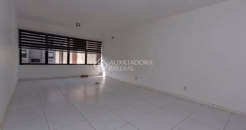 Sala comercial para alugar na Avenida Protásio Alves, 584, Rio Branco, Porto Alegre