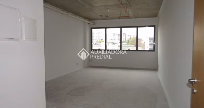 Sala comercial para alugar na Avenida Assis Brasil, 2827, Passo da Areia, Porto Alegre