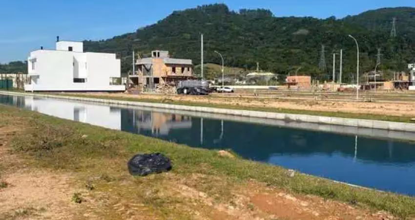 Terreno à venda na Avenida Deltaville, 301, Beira Rio, Biguaçu
