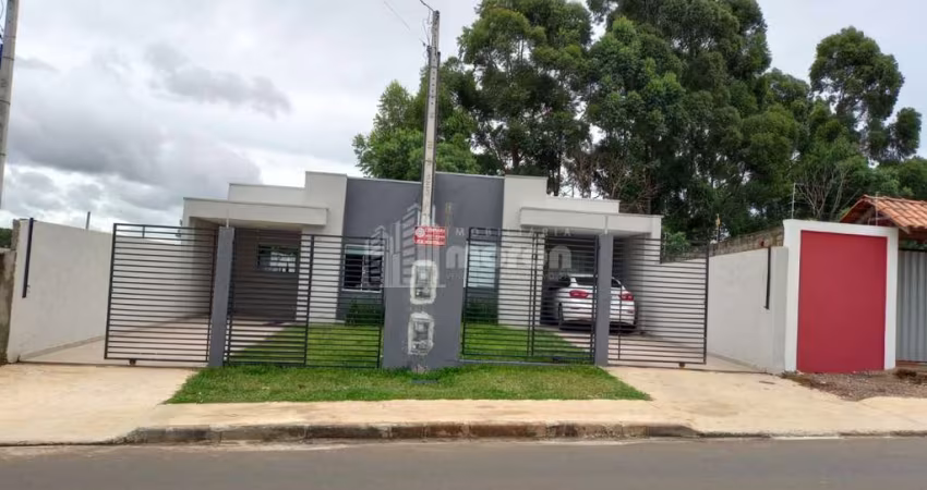 CASA À VENDA EM UVARANAS