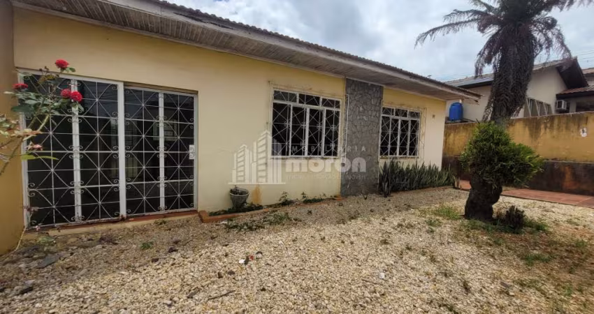CASA Á VENDA NO ESTRELA