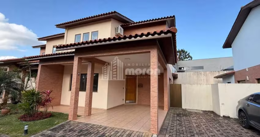Casa com 3 quartos para alugar na Rua Herculano de Freitas, 803, Jardim Carvalho, Ponta Grossa