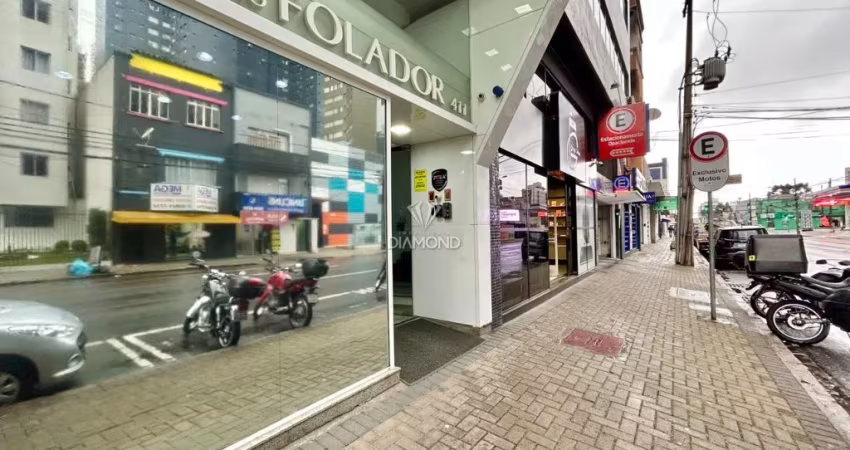 Sala Comercial em Curitiba para locação, no Condomínio Edifício Folador.