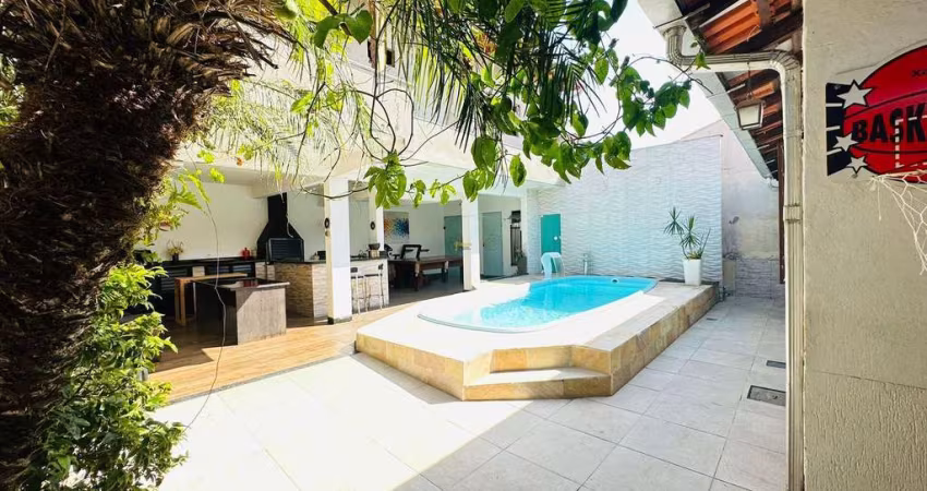 Casa com 03 dormitórios sendo 03 suítes à venda, 184 m² por R$ 950.000,00- São Vicente - Itajaí/SC