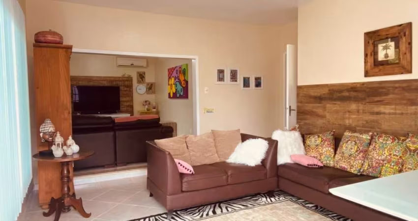 Casa com 03 dormitórios sendo 01 suíte à venda, 160 m² por R$ 2.000.000,00- Centro - Itajaí/SC