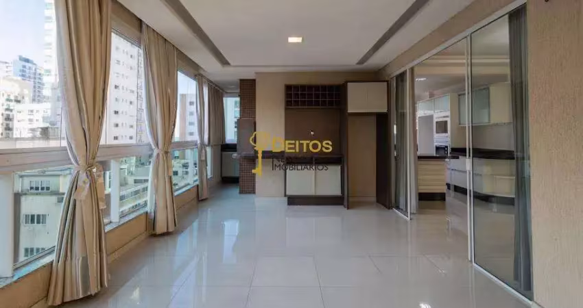 Viva com elegância em meia praia: 4 suítes e lazer premium a 300m do mar