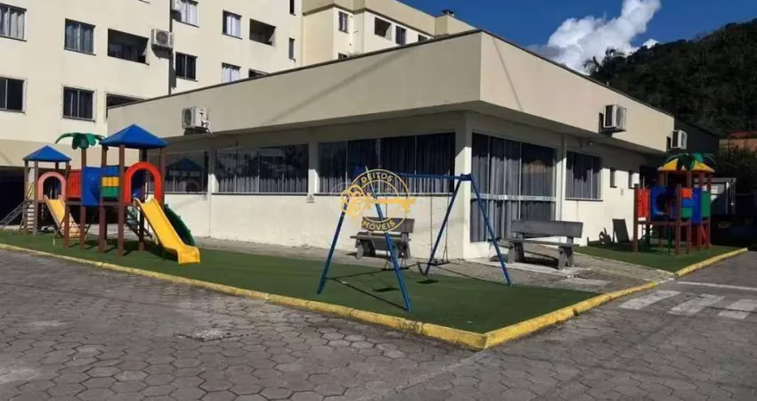 Apartamento mobiliado à venda em itajaí, espinheiros - 02 dormitórios, piscina e salão de festas