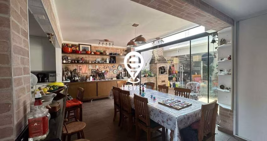 LINDA CASA PARA VENDA DE 3 DORMITÓRIOS NA SAÚDE!