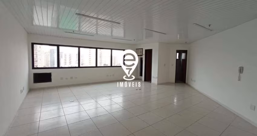 Excelente sala comercial em região privilegiada.