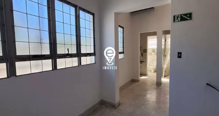 Barracão / Galpão / Depósito à venda na Rodovia dos Imigrantes, Campanário, Diadema
