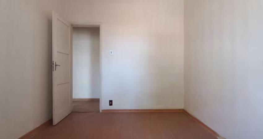 Apartamento com 2 dormitórios à venda, 50 m² por R$ 200.000 - Vila Valqueire - Rio de Janeiro/RJ