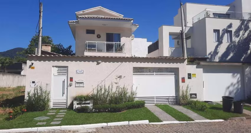 Casa com 4 dormitórios à venda, 209 m² por R$ 1.290.000 - Vargem Grande - Rio de Janeiro/RJ