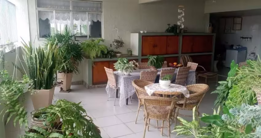 Casa com 3 dormitórios à venda, 343 m² por R$ 1.300.000 - Vila Valqueire - Rio de Janeiro/RJ