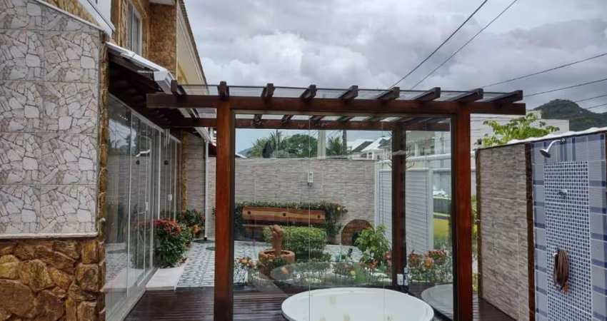 Casa com 4 dormitórios à venda, 164 m² por R$ 1.050.000 - Vargem Pequena - Rio de Janeiro/RJ