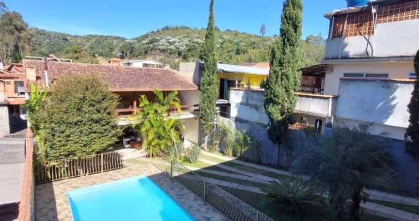 Casa na Chácara do Paraíso com 3 quartos, piscina e sauna
