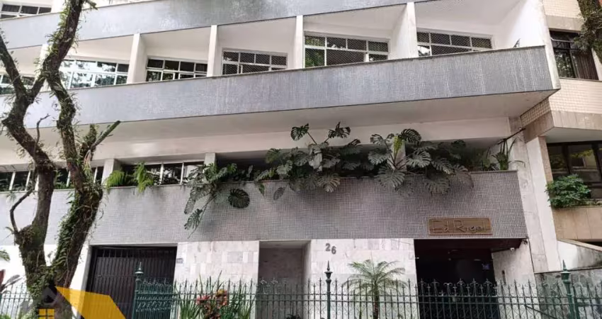 Vendo Apartamento no Centro com 3 Quartos Mais Dependência Completa e Garagem