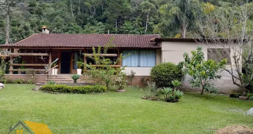 Vendo Chácara 1000 mts² em Debossan com Piscina e Área Gourmet
