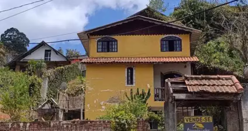Vendo casa em varginha com terreno 470 mts² e 125 mts² de edificação