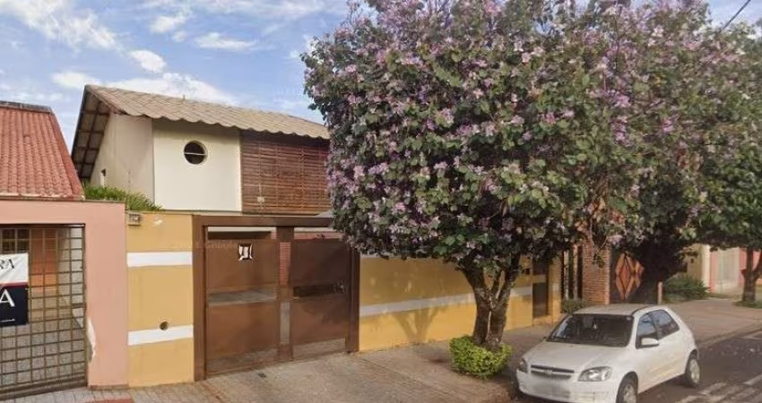 Casa com 3 quartos  à venda, 300.65 m2 por R$1300000.00  - Lago Parque - Londrina/PR