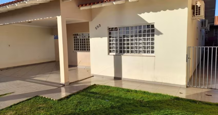 Casa com 3 quartos  à venda, 170.00 m2 por R$550000.00  - Manoel Muller - Rolandia/PR