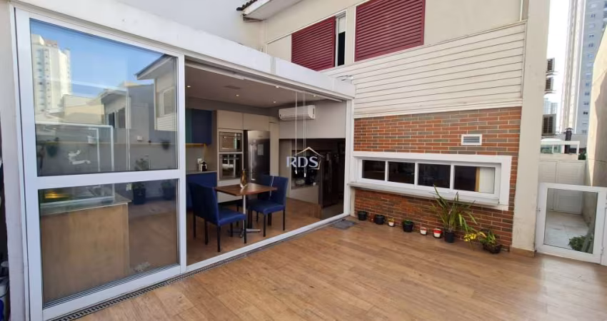 Casa em Condomínio de Luxo na Vila Andrade - 3 Quartos, 3 Suítes, 2 Salas, 5 Banheiros, 3 Vagas - 268m² - São Paulo-SP