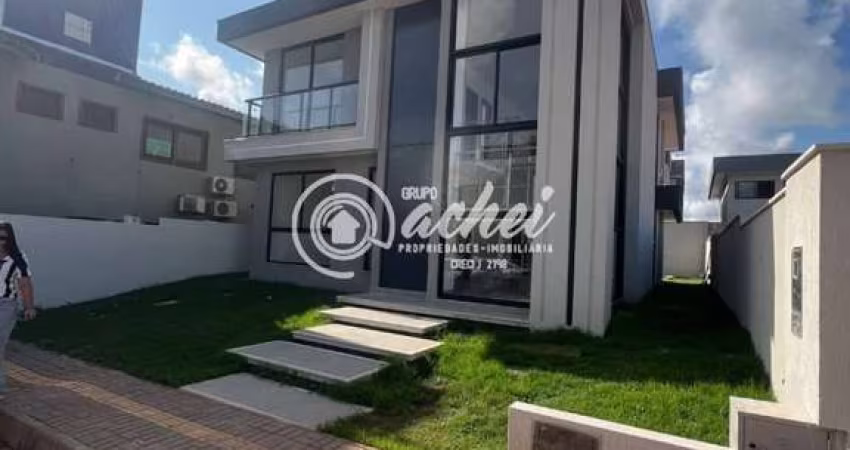 Casa de Condomínio 4/4 nascente na Av. Priscila Dutra